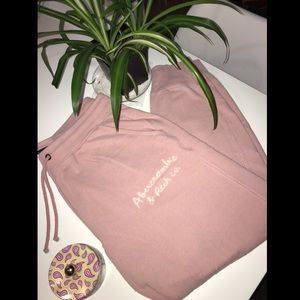 Abercrombie & Fitch Co. sweatpants (XL)